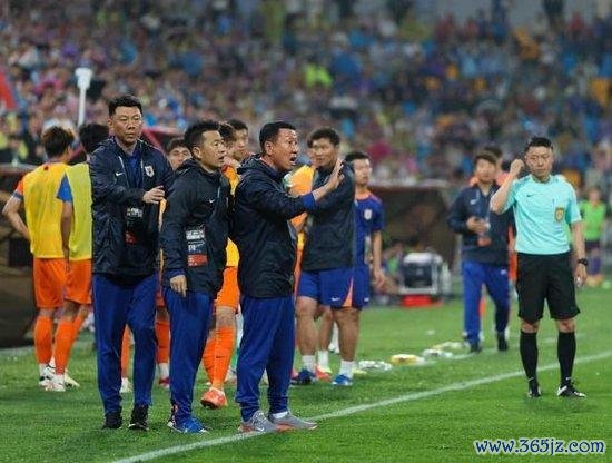 中足联：崔康熙发表不负连累批驳 禁赛1场+罚金1万