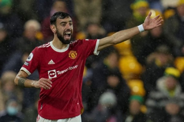 曼晚赛后评分: B费、姆伯莫8分比肩最高, 卡塞米罗5分最低