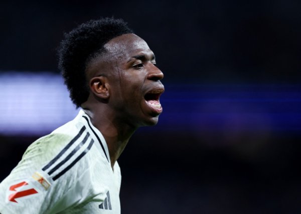 记者：皇马领略维尼修斯反映但不会干预比赛，续约处于停滞气象