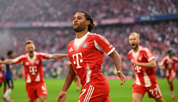 5-0! 拜仁化身汉堡恶梦, 三轮狂轰14球强势领跑