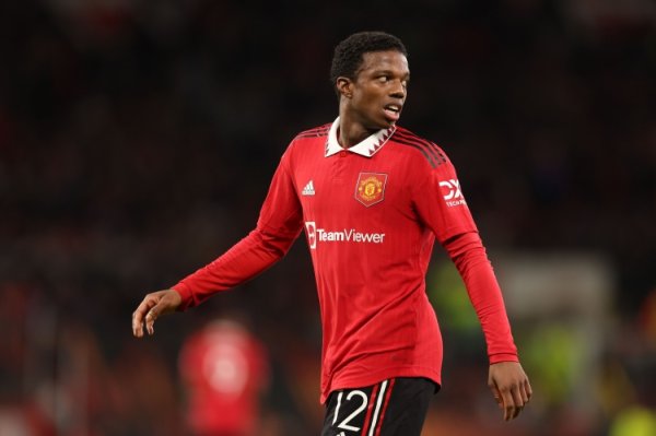 炸弹小队！曼晚：马拉西亚和阿莫林相关离散，加拉塔萨雷专门签下