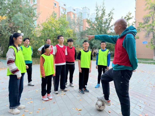 足球老爹张晓东和他的小区公益足球队