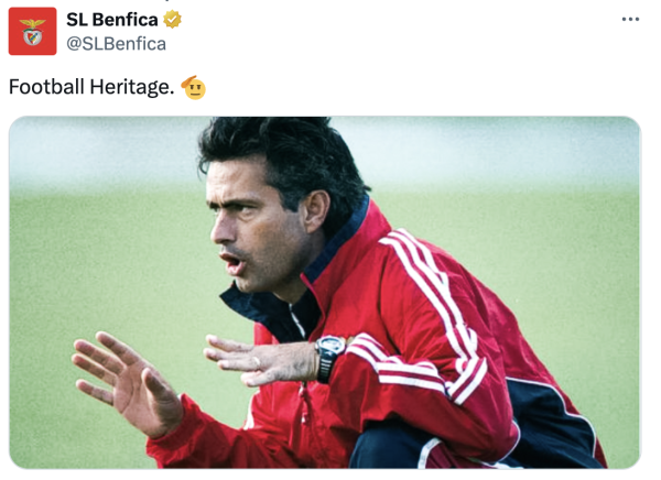 本菲卡社媒晒穆帅旧照，并配文：足球遗产