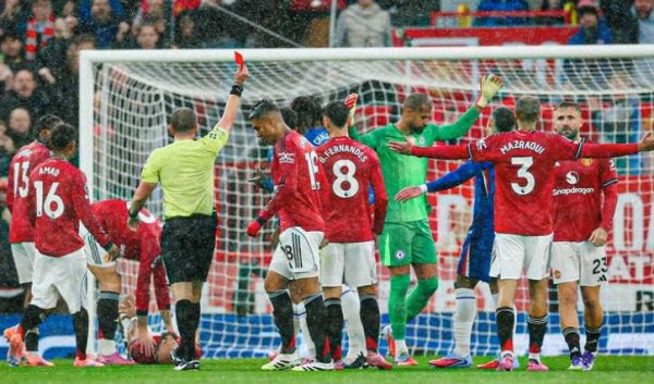 罗伯特-桑切斯开场5分40秒染红，切尔西遇到队史英超最快红牌