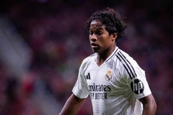 西媒：恩德里克沟通冬窗离队，里昂正在全力图取租出并已开启谈判