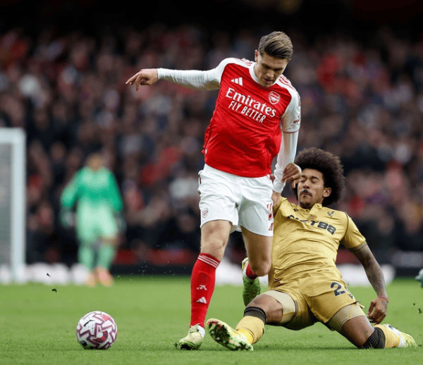 克里斯-理查兹: 咱们和联赛最强球队打得有来有回