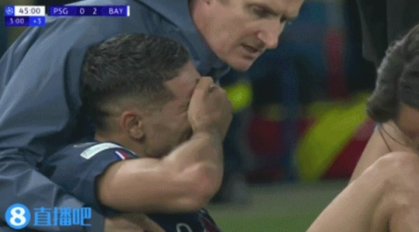 千万别有事！阿什拉夫遭迪亚斯剪刀脚暴力铲翻，坐地哀泣平直伤退