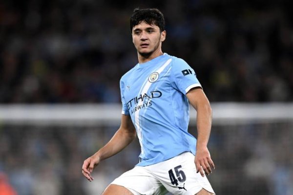 瓜帅直呼顶级！21岁胡桑诺夫聚拢4场首发，4000万加盟后场万金油