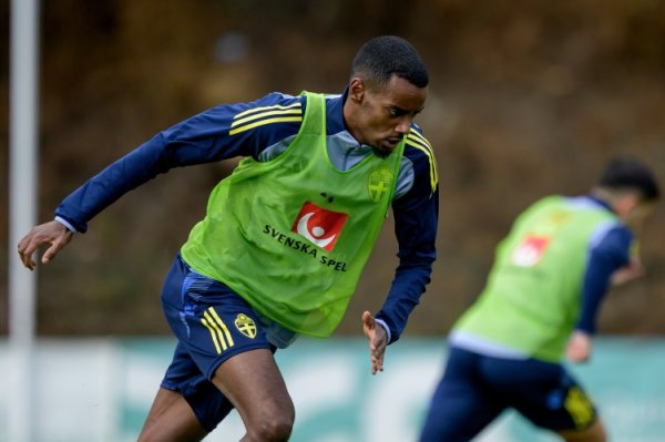 赤军旧将：但愿瑞典多给伊萨克比赛技术，有助于他在利物浦的发扬