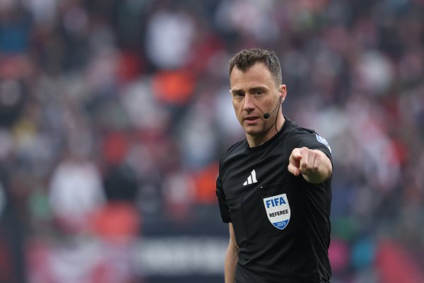 巴黎圣日耳曼vs热刺裁判名单：德国名哨兹瓦耶法则